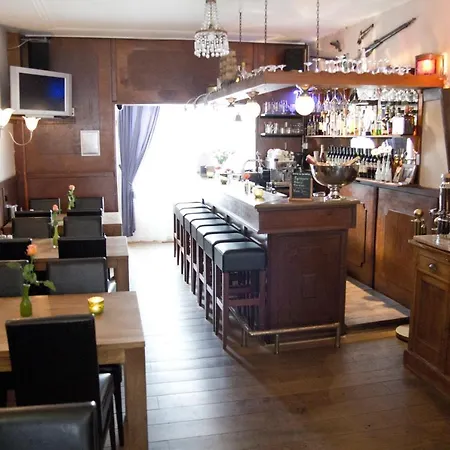Albion 3* Haag